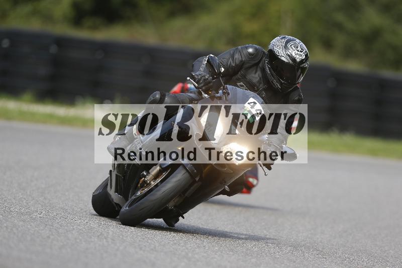 /Archiv-2025/53 16.09.2025 Track Day Domi Aegerter ADR/Gruppe gruen/44